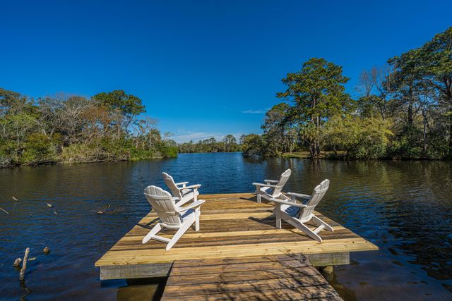 816 Bose Court, Mount Pleasant, SC 29464