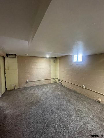 611 N 42 Street, Omaha, NE 68131