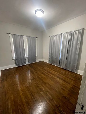 611 N 42 Street, Omaha, NE 68131