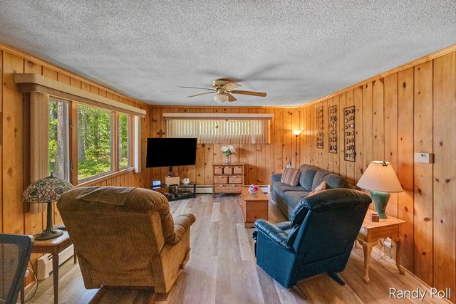 302 S Brooks Road S, Muskegon, MI 49442
