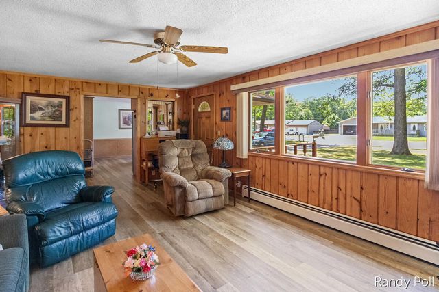 302 S Brooks Road S, Muskegon, MI 49442