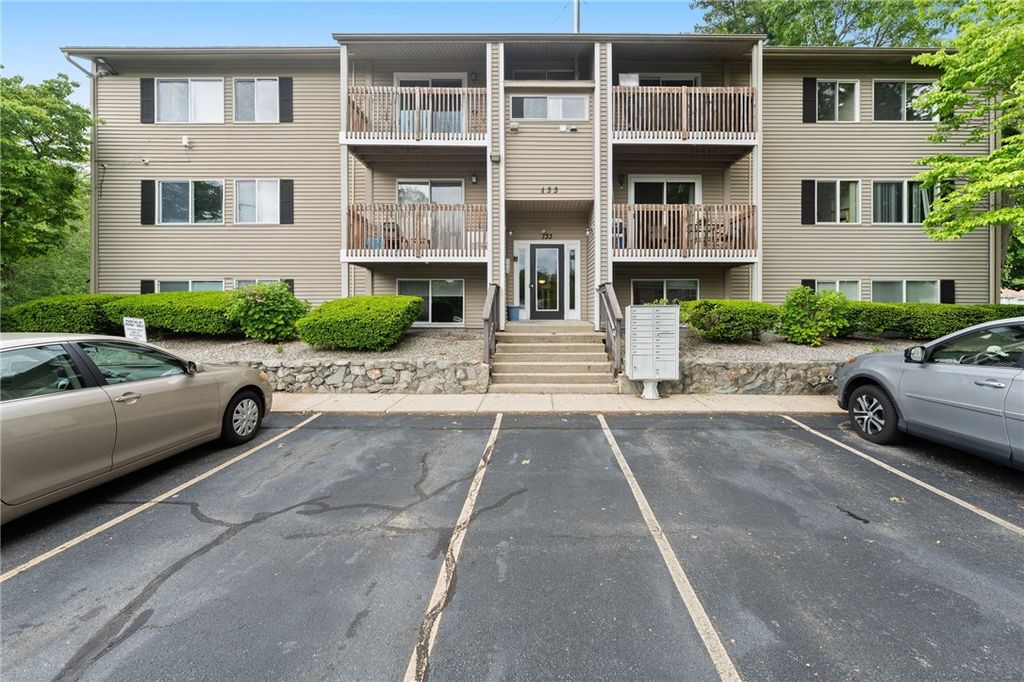 133 Fordson Avenue 12, Cranston, RI 02910