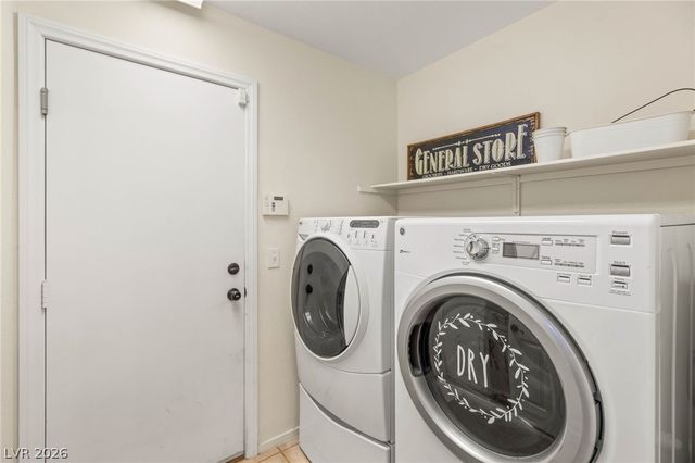 2570 Swans Chance Avenue, Henderson, NV 89052