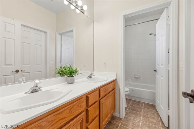 2570 Swans Chance Avenue, Henderson, NV 89052