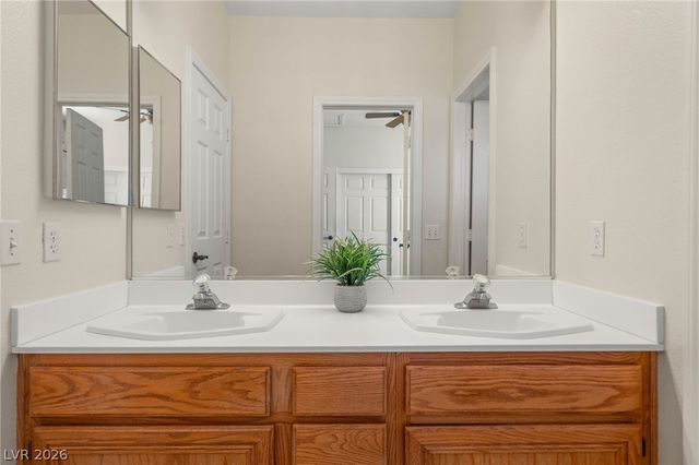 2570 Swans Chance Avenue, Henderson, NV 89052