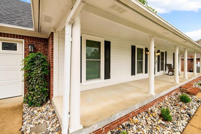 56 Waterside Cove, Maumelle, AR 72113