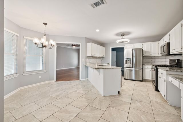 56 Waterside Cove, Maumelle, AR 72113