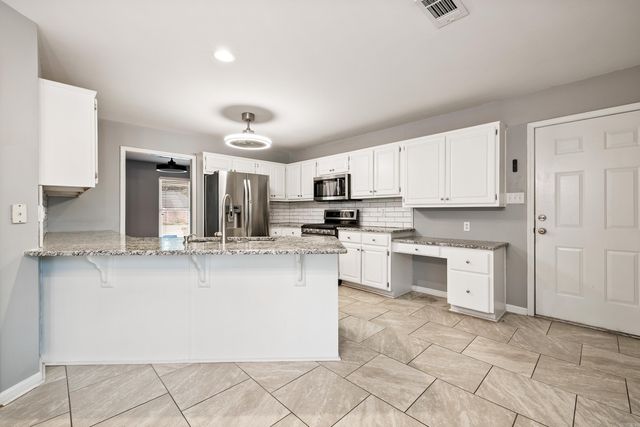 56 Waterside Cove, Maumelle, AR 72113