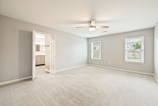 56 Waterside Cove, Maumelle, AR 72113
