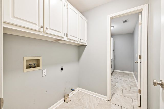56 Waterside Cove, Maumelle, AR 72113