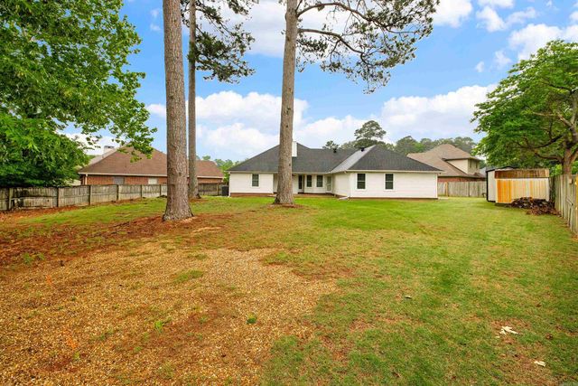 56 Waterside Cove, Maumelle, AR 72113