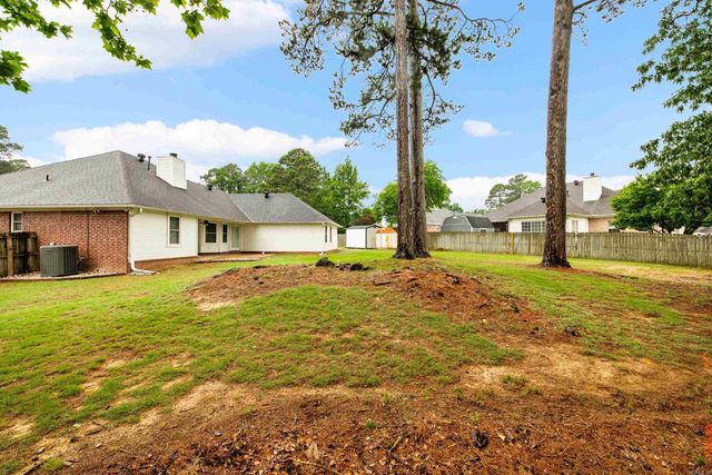 56 Waterside Cove, Maumelle, AR 72113