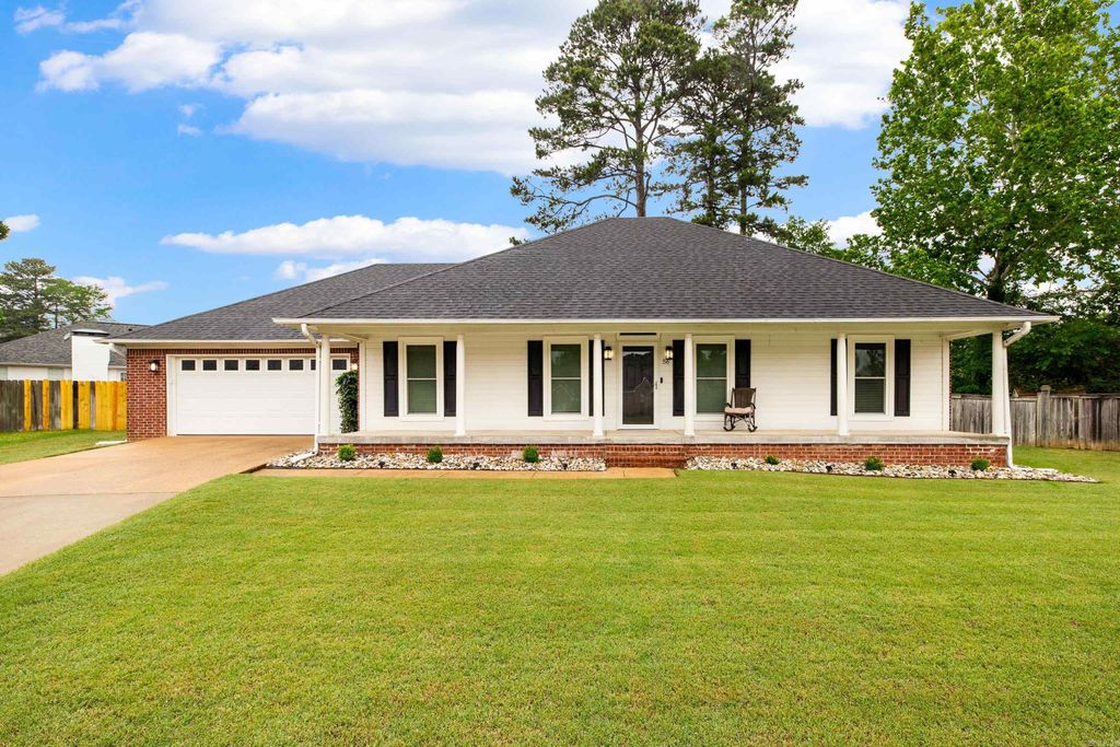 56 Waterside Cove, Maumelle, AR 72113