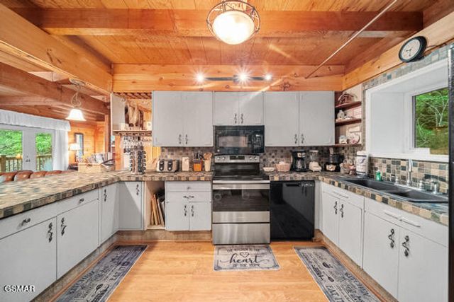 3127 Emerald Springs Loop, Sevierville, TN 37862