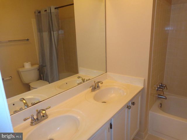 6021 HEATHERWOOD DR, Alexandria, VA 22310