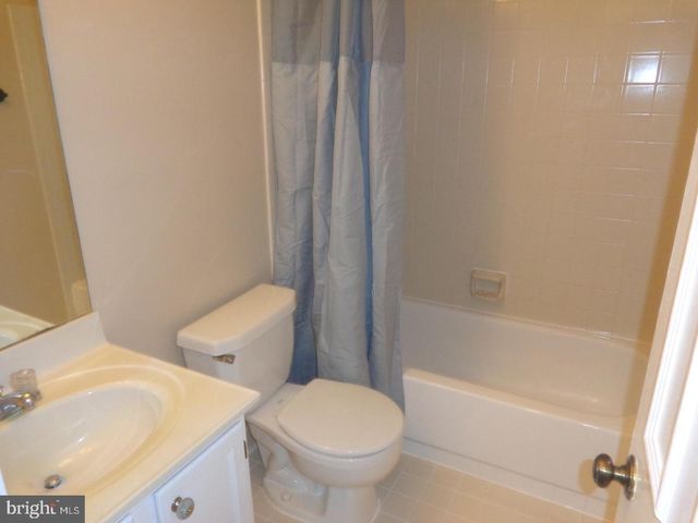 6021 HEATHERWOOD DR, Alexandria, VA 22310