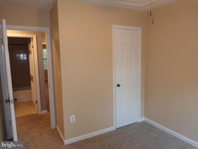 6021 HEATHERWOOD DR, Alexandria, VA 22310