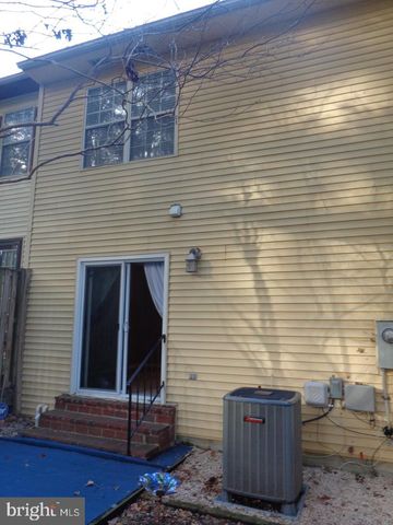 6021 HEATHERWOOD DR, Alexandria, VA 22310