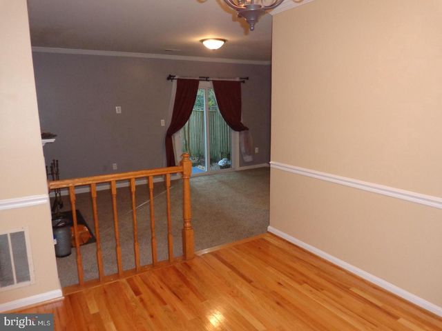 6021 HEATHERWOOD DR, Alexandria, VA 22310