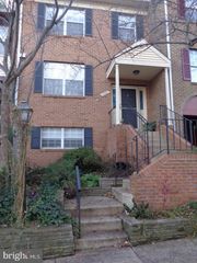 6021 HEATHERWOOD DR, Alexandria, VA 22310