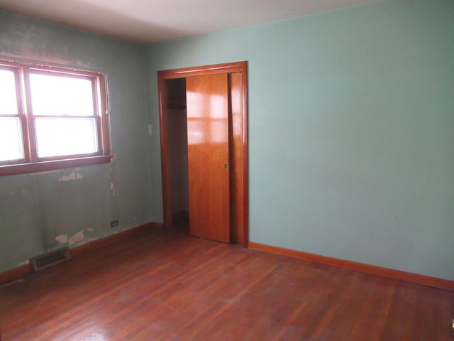 4737 S LEAMINGTON Avenue, Chicago, IL 60638