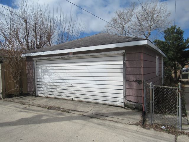 4737 S LEAMINGTON Avenue, Chicago, IL 60638