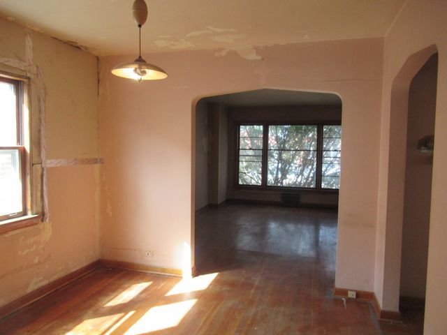 4737 S LEAMINGTON Avenue, Chicago, IL 60638