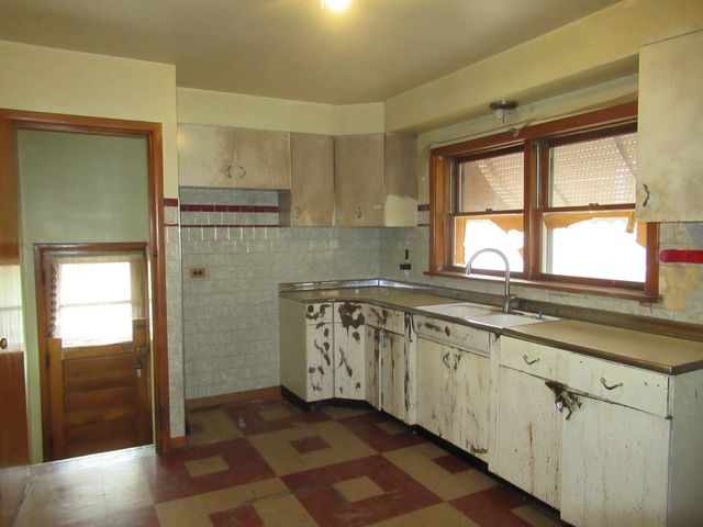 4737 S LEAMINGTON Avenue, Chicago, IL 60638