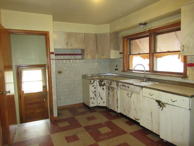 4737 S LEAMINGTON Avenue, Chicago, IL 60638