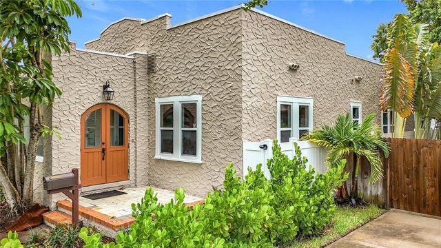 4595 9TH AVENUE N, St Petersburg, FL 33713