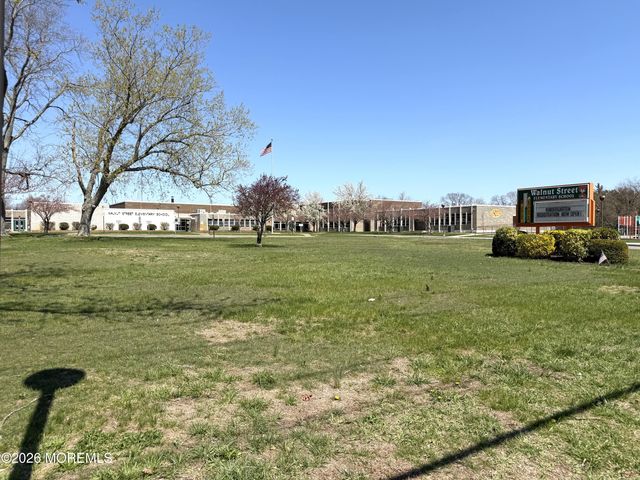 59 Walnut Street, Toms River, NJ 08753