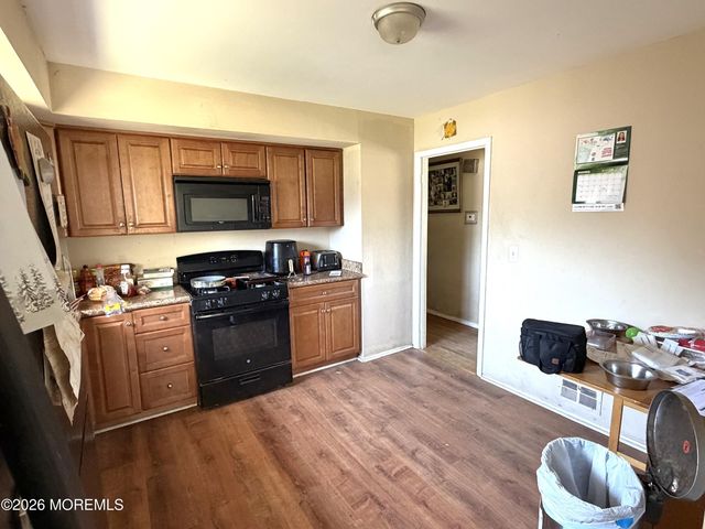 59 Walnut Street, Toms River, NJ 08753