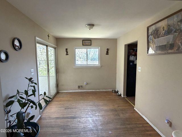 59 Walnut Street, Toms River, NJ 08753