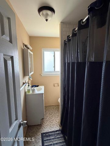 59 Walnut Street, Toms River, NJ 08753