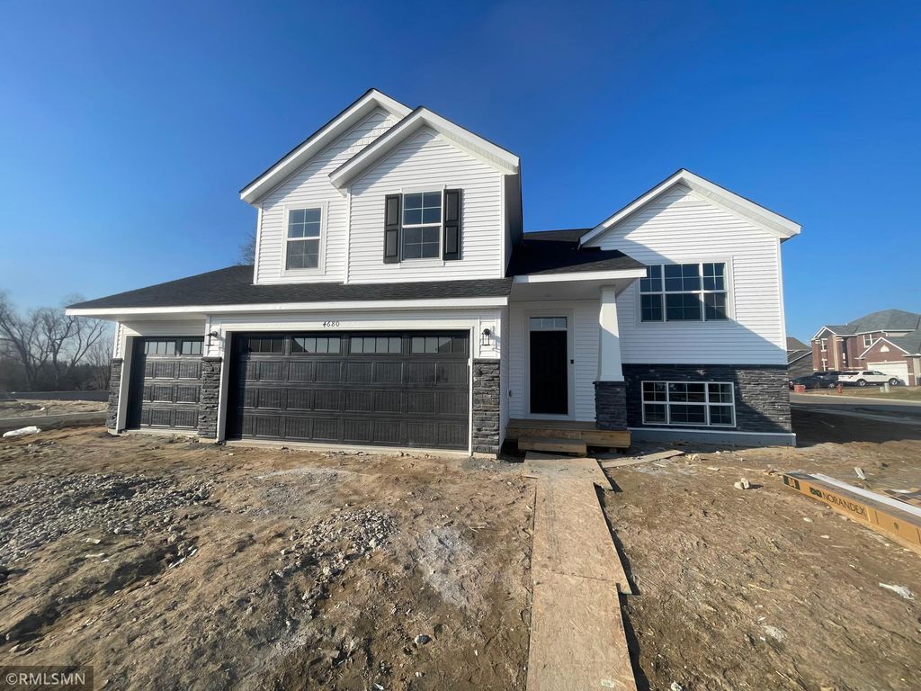 4680 199th Street N, Forest Lake, MN 55025