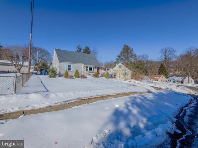 118 N LINE RD, Newtown Square, PA 19073