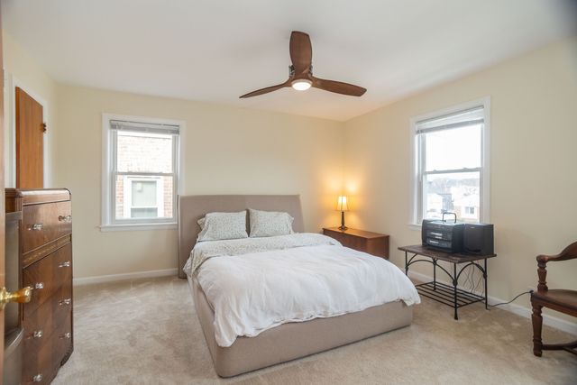 6552 N Troy Street, Chicago, IL 60645