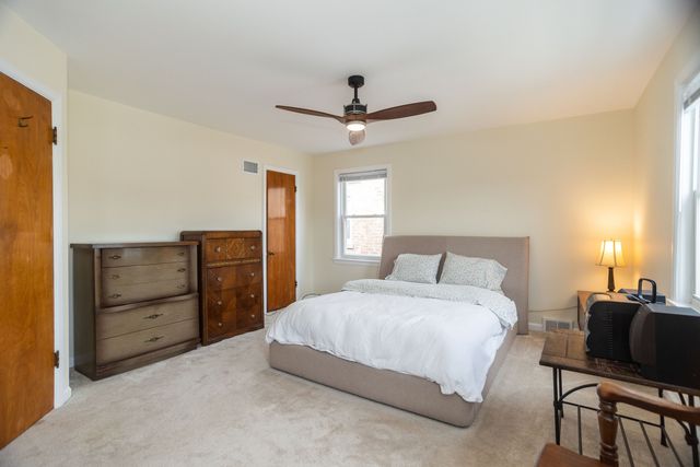 6552 N Troy Street, Chicago, IL 60645