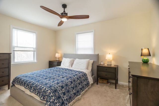 6552 N Troy Street, Chicago, IL 60645