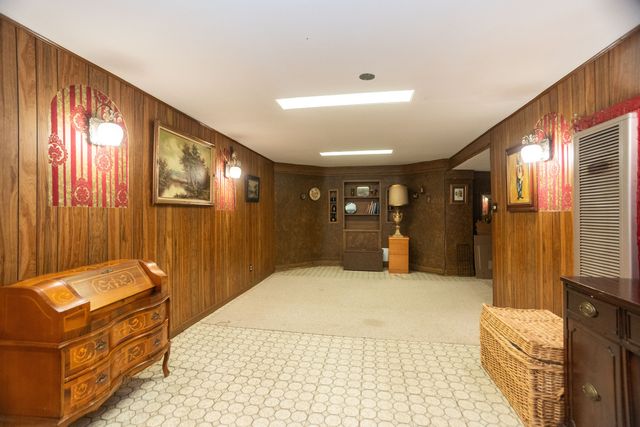 6552 N Troy Street, Chicago, IL 60645