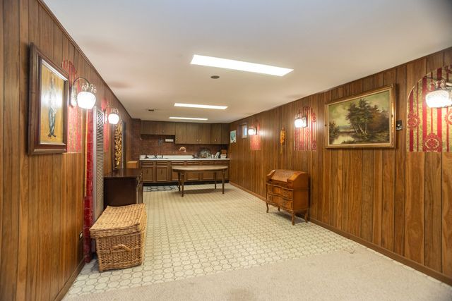 6552 N Troy Street, Chicago, IL 60645