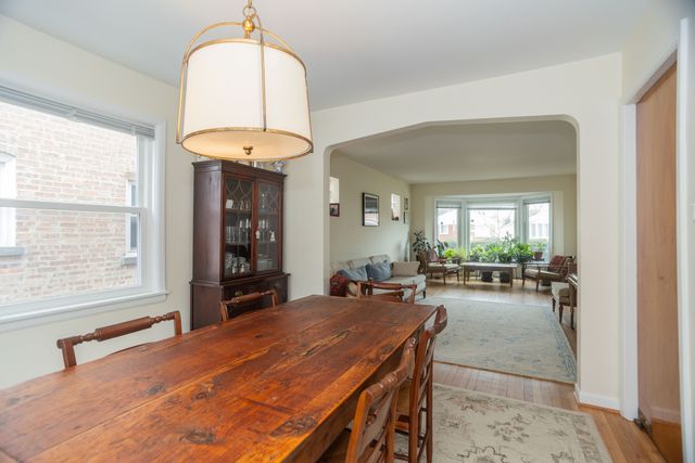 6552 N Troy Street, Chicago, IL 60645