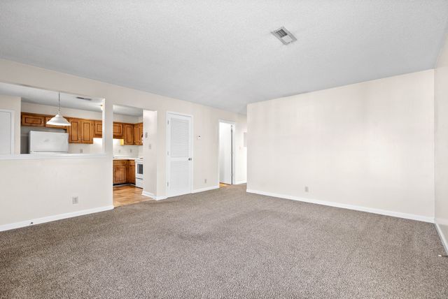 1891 Waters Edge Dr Apt H, Clarksville, TN 37043