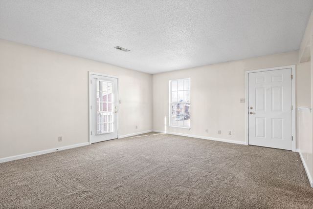 1891 Waters Edge Dr Apt H, Clarksville, TN 37043