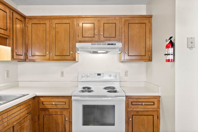 1891 Waters Edge Dr Apt H, Clarksville, TN 37043