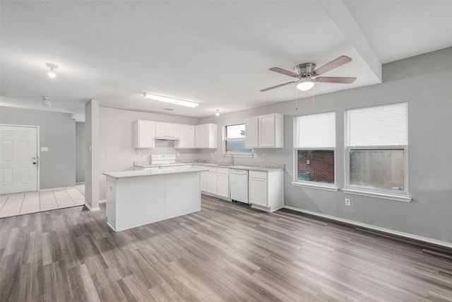1092 Winding Creek, Cedar Hill, TX 75104