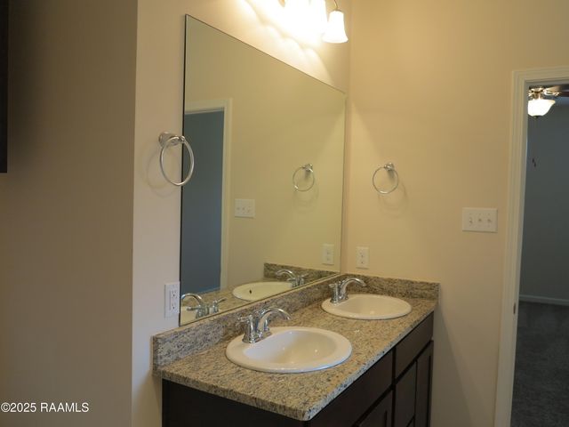 207 Holly Grove Lane, Youngsville, LA 70592