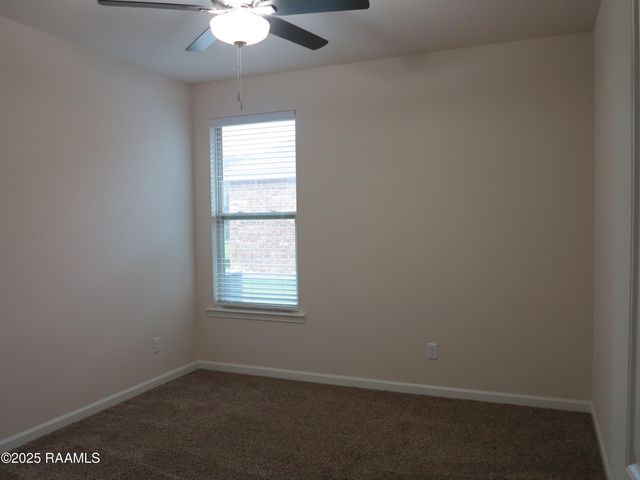 207 Holly Grove Lane, Youngsville, LA 70592