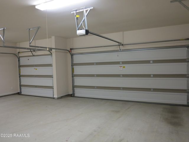 207 Holly Grove Lane, Youngsville, LA 70592