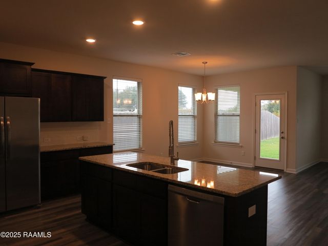 207 Holly Grove Lane, Youngsville, LA 70592